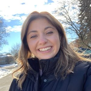 Meet your Posher, Daniela